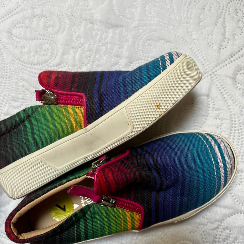 Volatile Kids Dajon Serape Rainbow Stripe Sneakers Size 1 - Picture 6 of 7